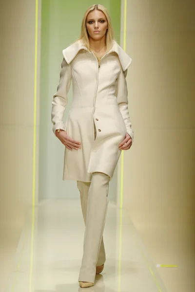 Look 14